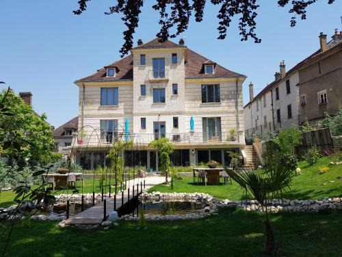 Tonnerre Bed & Breakfast | Les Étoiles