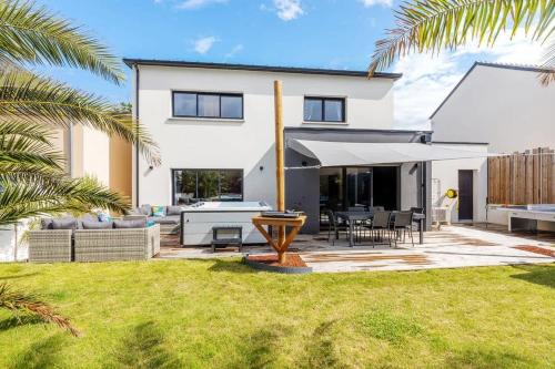 Saint-Meloir-des-Ondes House | Les Alizés - Maison 4 chambres - Jacuzzi/Sauna