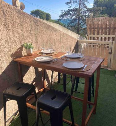 Carry-le-Rouet Apartment | Les Alizes Apartment Beachfront