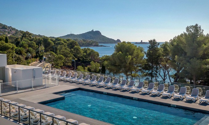 Boulouris-sur-Mer Apartment | Les Chênes Verts by Interhome