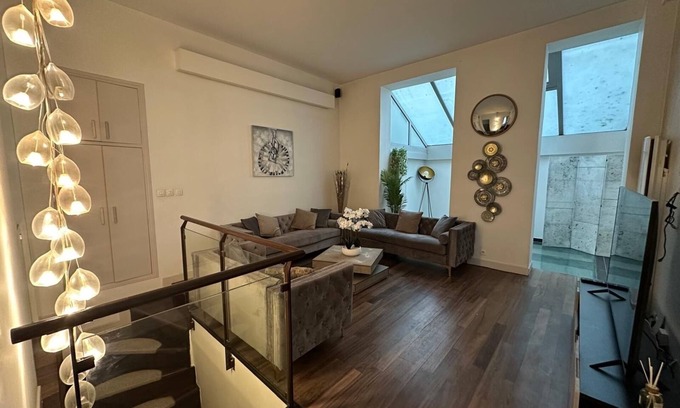 L'Europe Apartment | Les Champs Élysées 125 m2 modern and spacious