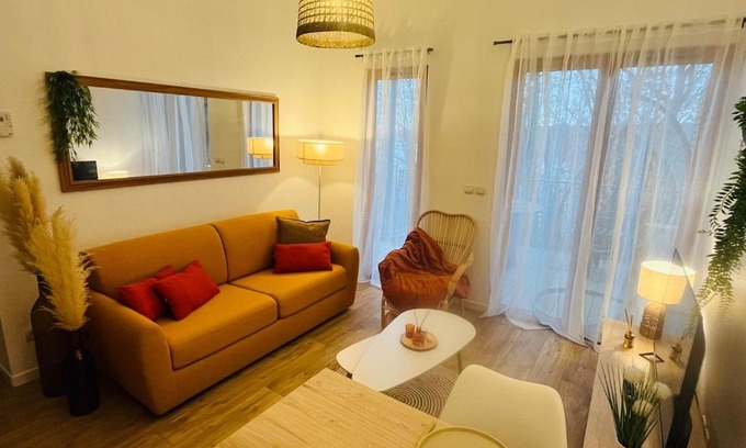 Eppe-Sauvage Apartment | Les Charmes - C24B