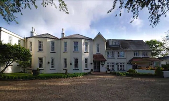 Carmel Hotel | Les Douvres Hotel