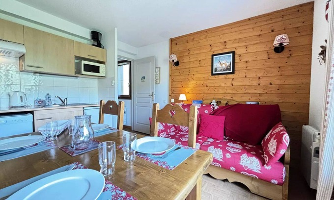Flumet Apartment | Les Evettes Chalets - Residence with pool at the foot of the slopes