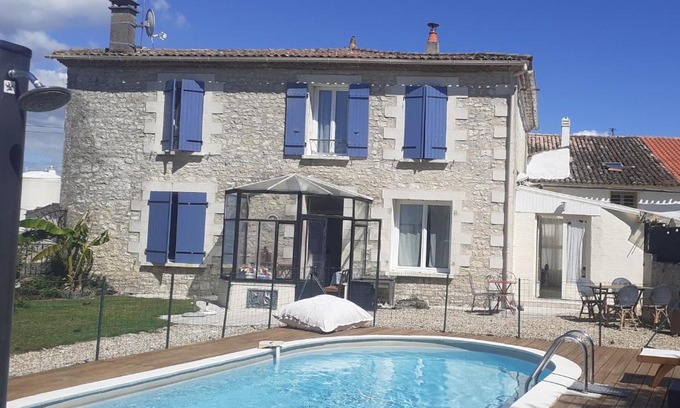 Barzan House | Les Flots De Ma Vie Chambres D Hotes et tipi Florence Et Virginie Gossin