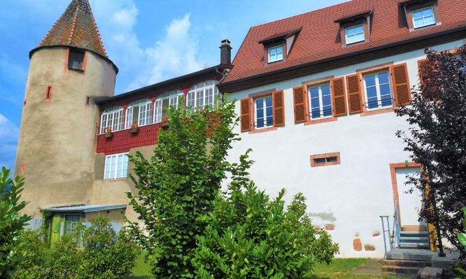 Saint-Hippolyte Apartment | Les Gîtes de la tour, appartement "le Vignoble"