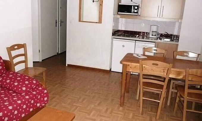 Puy-Saint-Vincent Apartment | Les Gentianes - 2 Rooms 4/6 People Mountain Corner