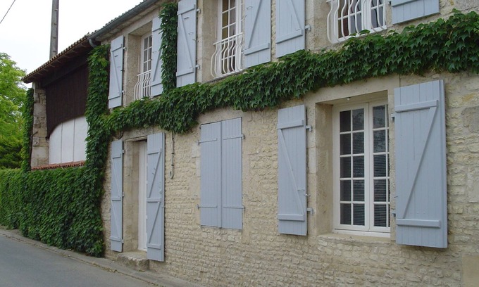 Aunis Sud Villa | Les Hôtes du Paradis, Gîte for up to 15 people.