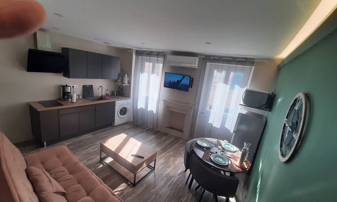 Bourg-Saint-Andeol Apartment | "Les IRIS" APT 107, T2 COSY, 30 m2, 1 bedroom with TV