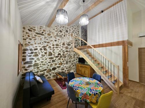 Saint-Jean-de-Bueges Apartment | Les mûriers de Rose
