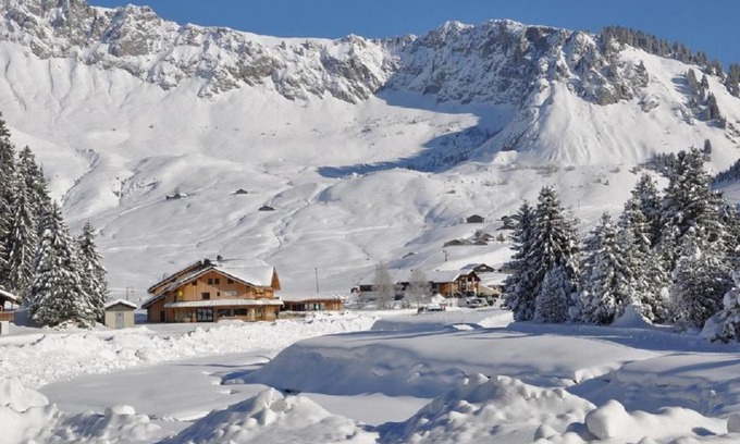 Mieussy Hotel | Les Roches 1500