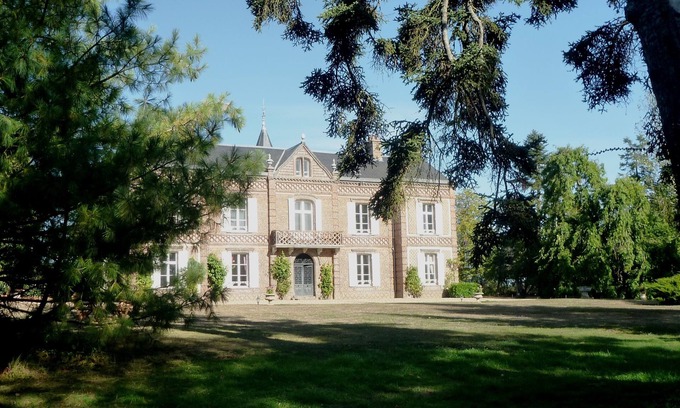 Verneuil-sur-Avre Bed & Breakfast | Les Tuileries du Buisson