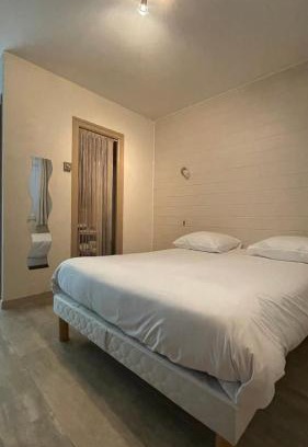 Vaire Hotel | LES VOYAGEURS - Vairé