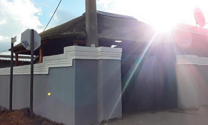 Greater Johannesburg Metropolitan Area House | Lethabo Guest House