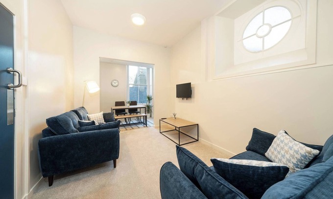 Montrose Apartment | Lethnot @ Benmore Apartments (2nd floor 4 bed)
