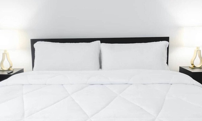 Riverside Terrace Apartment | Let’s Chill near the Texas Medical Center & NRG Park