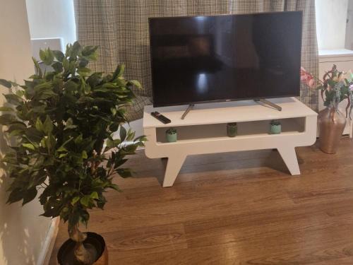 Farington Apartment | Leyland Town Centre Hub 2 bedroom 3 beds