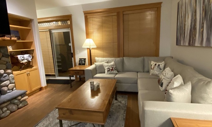 Big White Ski Resort House | Lg Townhouse