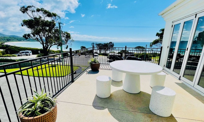 Binalong Bay House | Lichen Villa Bay of Fires - Binalong Bay beach is at your doorstep