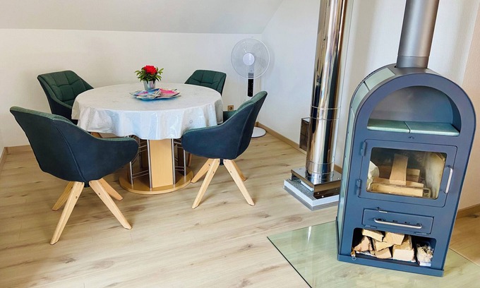 Wasserzell Apartment | Liebevoll eingerichtete FeWo mit großem Balkon für gemütliche Stunden