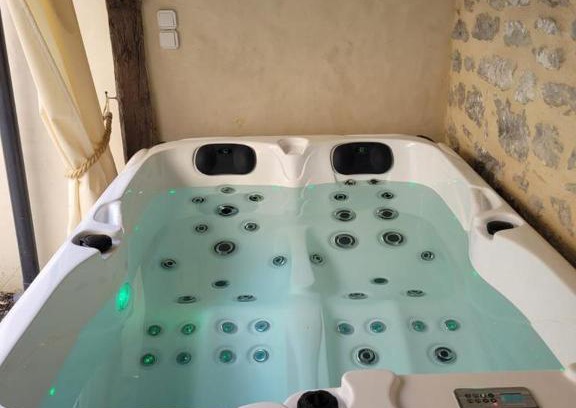 Cahors Apartment | Lieu unique cœur de ville avec terrasse et jacuzzi