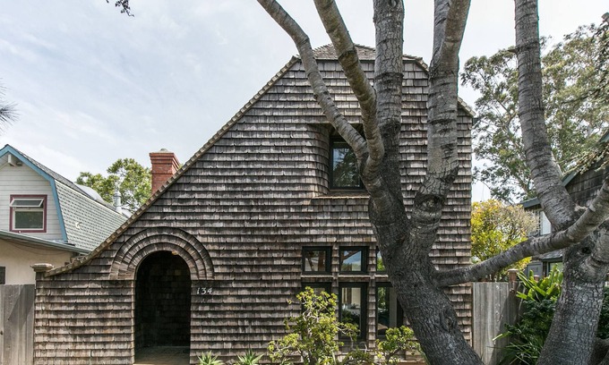 Westside Santa Cruz House | Lighthouse Executive Retreat