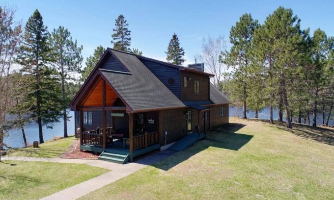 Minong House | Lighthouse Point on the Minong Flowage