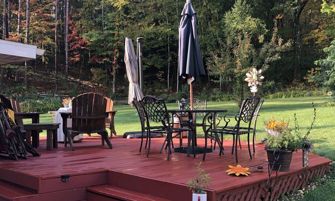 Waupaca House | Lil R&R - Entire guest suite to rest & relax - 7 miles from beautiful Waupaca WI