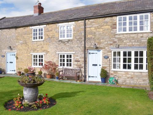 Sinnington House | Lilac Cottage