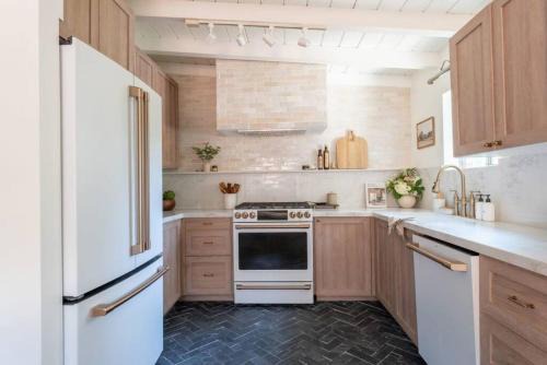Idyllwild House | Lily Rock Cottage by Roav Retreats