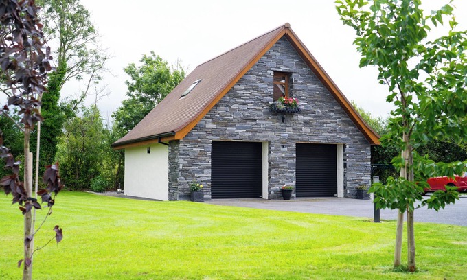 Limavady Apartment | Limavady Cherry Tree Apartment, Sleeps 2 & Parking