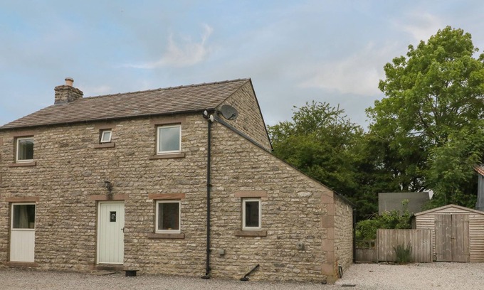 Flagg Cottage | LIMERS COTTAGE, family friendly, character holiday cottage in Longnor