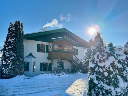 Reith bei Kitzbuehel Apartment | LISIS ChaletSuite in Tonis cozy Guesthouse by Alpin Charme Apartments