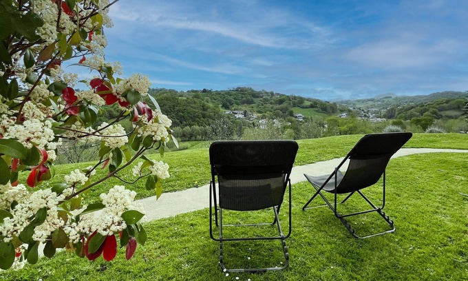 Hasparren Apartment | Listed gîte, tastefully decorated, sunny, panoramic view of the countryside