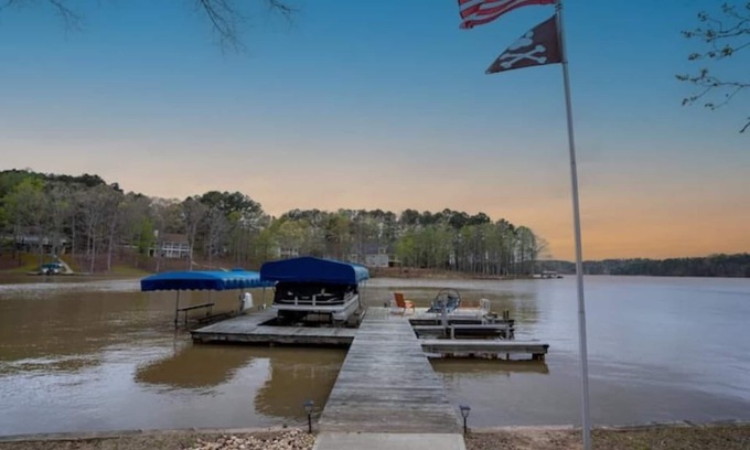Lake Oconee House | Little Bear's Big Backyard 31+ day stays