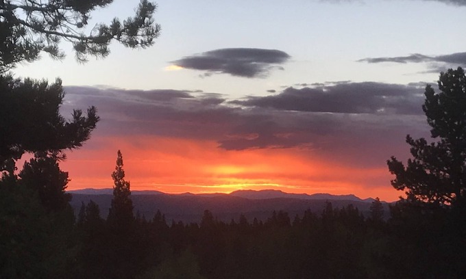 Fairplay Cabin | Little Bear's Log Cabin w Mountain views on quiet acreage, close to Breckenridge