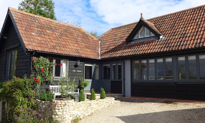 Axminster Cottage | LITTLE EVANSES, family friendly, country holiday cottage in Dalwood