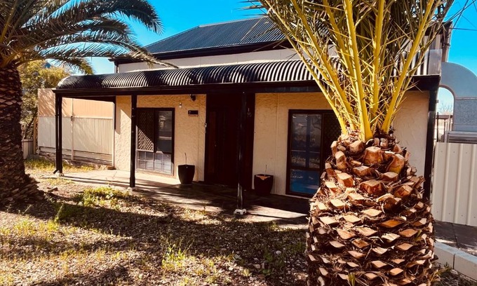 Broken Hill House | Little Gem On Williams