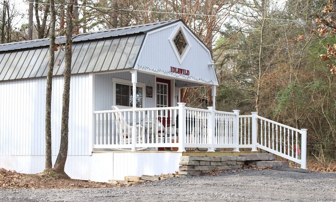 Heavener Cottage | Little House in the Pine Woods