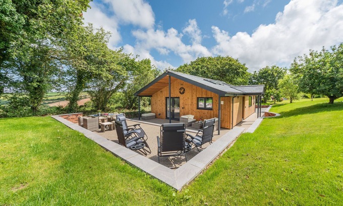 Bideford House | Little Mead - Two Bedroom House, Sleeps 4