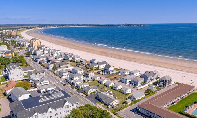 Old Orchard Beach Apartment | Little Miss Cottages - Studio