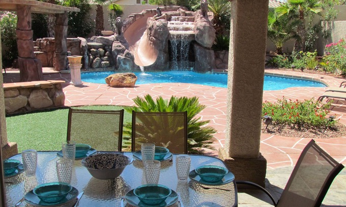 Summerlin House | Little Paradise in Las Vegas with Pool