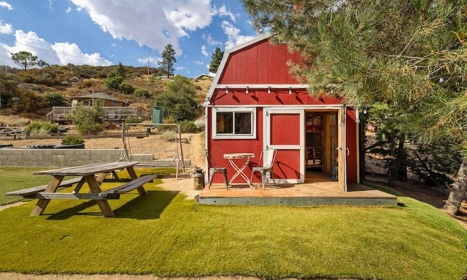 Leona Valley House | Little Red Barn