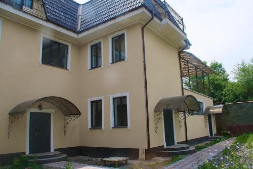Almaty Bed & Breakfast | Little Shangri-La