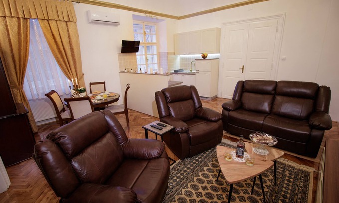 Varazdin Apartment | Little Vienna Gold Apartment