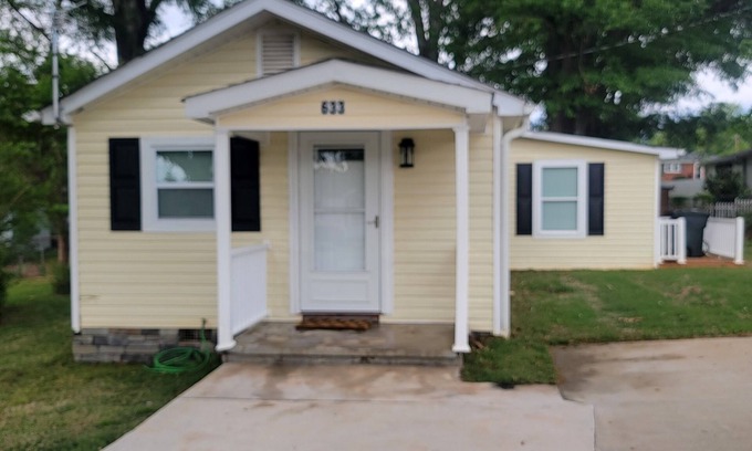 Drayton Cottage | Little Yellow House