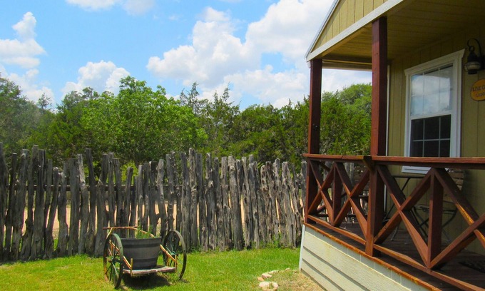 Dripping Springs Cottage | LIVE OAK LODGE: Charming Cabin at THE ALEXANDER AT CREEK ROAD for 2-4 Guests