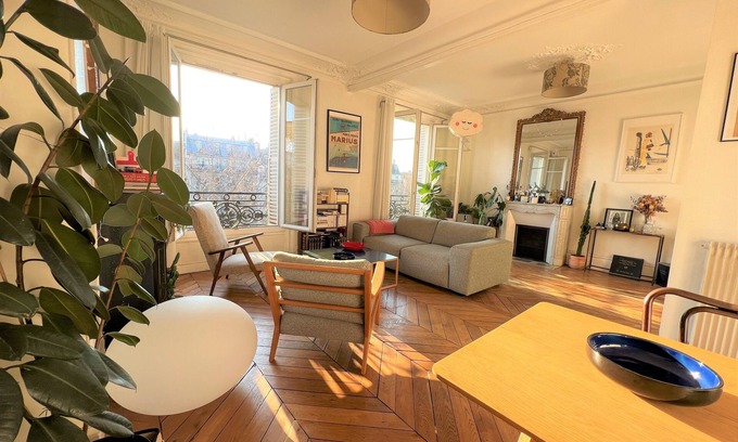 Hopital Saint-Louis Apartment | LIVE THE CANAL SAINT MARTIN