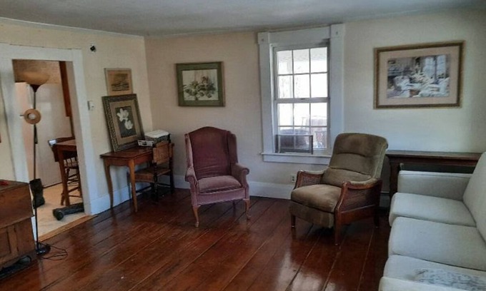 Sharon Other | Live the Vermont Life in 1840 Classic Renovated Cape