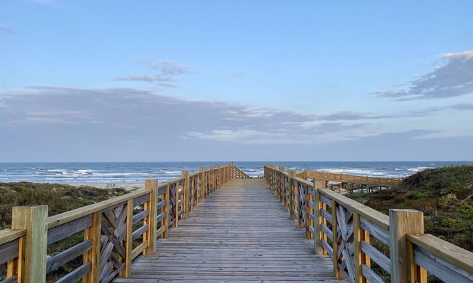 Corpus Christi Condo | Lively Beach
